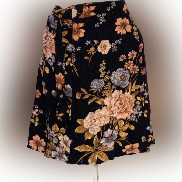 AE wrap skirt - Picture 1 of 4